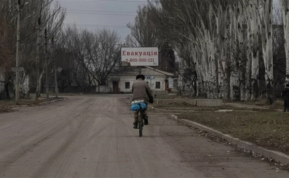Авіаудари, полювання на людей і боротьба за виживання. Що відбувається у прифронтовому Покровську