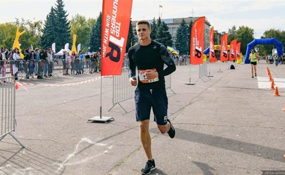 Почему полицейский в Краматорске обучает детвору игре в футбол? Объясняет Александр Глущенко