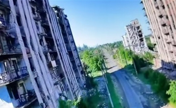 Українські військові показали, як зараз виглядає Бахмут. Це перше відео після окупації