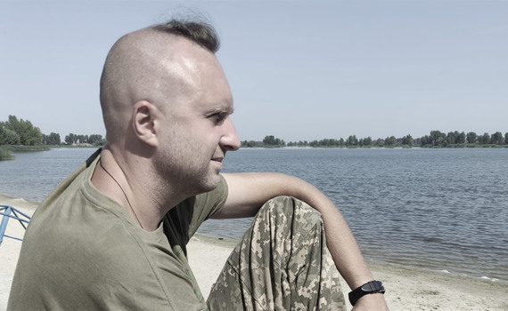 На сході загинув захисник Євген Колесніченко. Він мріяв повернутись на Донбас і був героєм для дітей