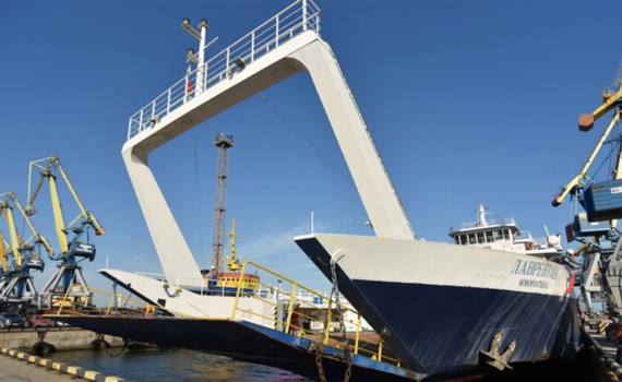 Турецька компанія отримує зерно з окупованого Маріуполя від російського виробника зброї. Що відомо