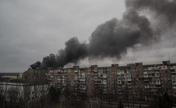 Появилось видео из блокадного Мариуполя. Город назвали героем за сопротивление России