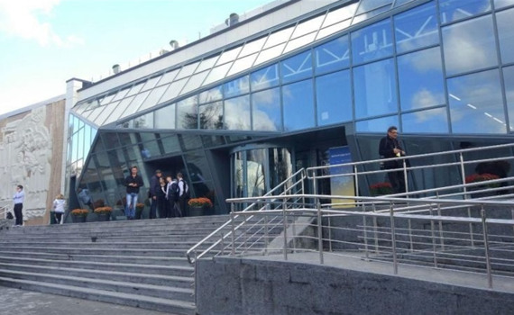 В Мариуполе заработал самый большой в Украине центр оказания админуслуг. Для чего такие масштабы?
