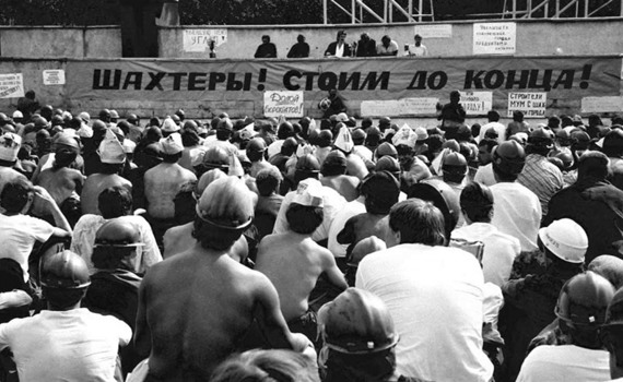 Голодовки, походы на Киев, самосожжение. Изучаем 30-летнюю хронику протестов шахтеров Донбасса