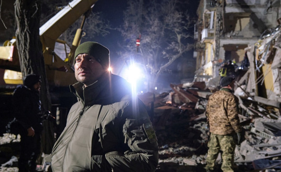 100 000 зруйнованих будинків і бої за Бахмут. Головне про рік війни на Донеччині від Павла Кириленка