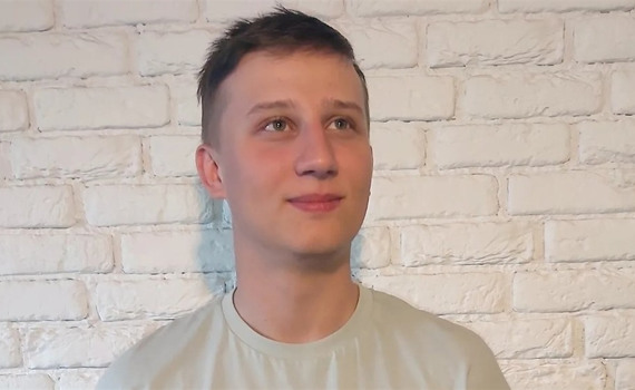 Знайшов себе у волонтерстві та службі в ПЦУ. Історія двічі переселенця з Донеччини Богдана Павліва