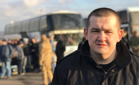 Без уроков украинского и с играми на полигонах. Правозащитник – о школах и шахтах в ОРДЛО