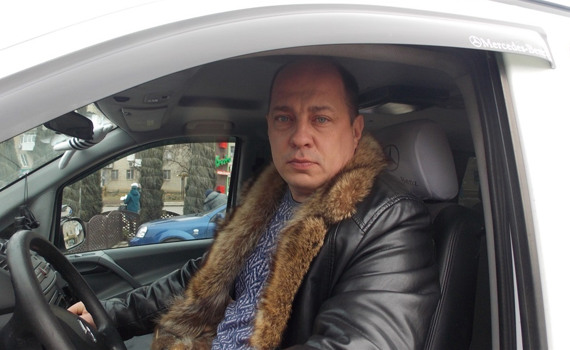 Водитель из Попасной спасал людей от обстрелов, как главный герой сериала "Маршруты судьбы"