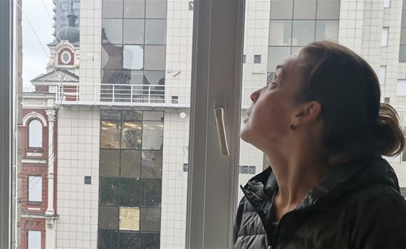 Вийшла у коридор, а там армагеддон. Переселенка з Донецька про ракетний удар по Києву 10 жовтня