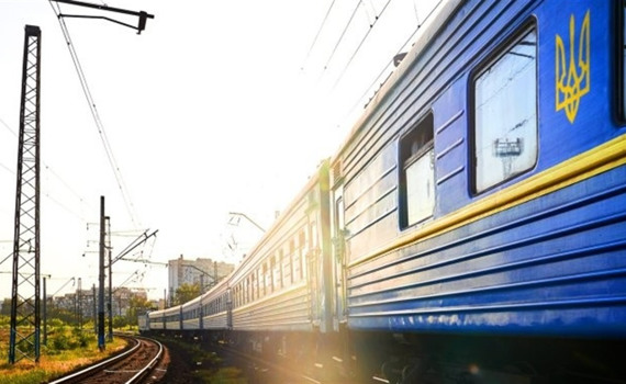 «Укрзалізниця» оновила правила безпеки в поїздах. Що робити пасажирам під час евакуації