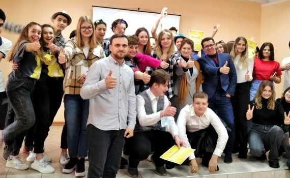 Один з найкращих в Україні. Маріупольський ліцей відновлює роботу у Пущі-Водиці