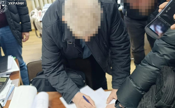 Картон для «Укрпошти» і гроші для Путіна. Директора Рубіжанського комбінату взяли під варту — деталі