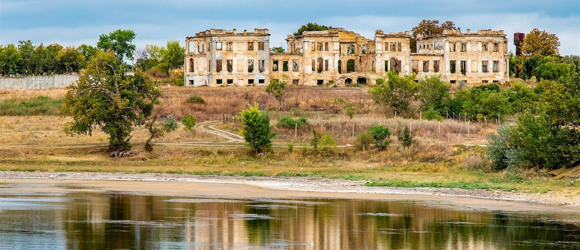Маєток Панкеєвих у Василівці: лігво найвідомішого пацієнта Фрейда —  людини-вовка