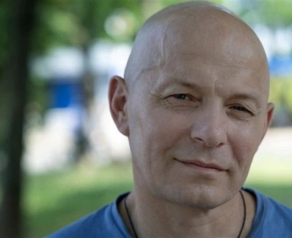 Коридор смерті й молитви між тортурами. Життя єдиного капелана "Азовсталі", який 3 роки був у полоні