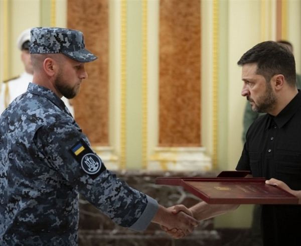 Неодноразово повертався на службу після поранень: старшина Річкової флотилії отримав Героя України