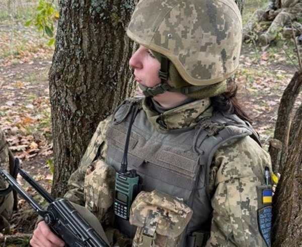 Підписала контракт у 18 років. Чому молодь обирає військо?