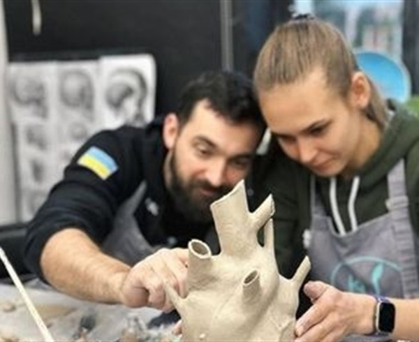 Теплі руки, холодна глина. Як майстерня Kust реабілітує військових через гончарство