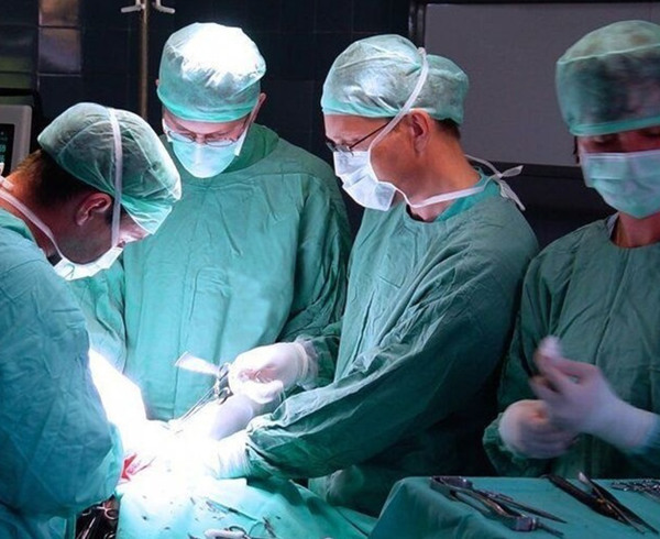 У Львові бійцю пересадили палець з ноги на руку: унікальна операція в Superhumans