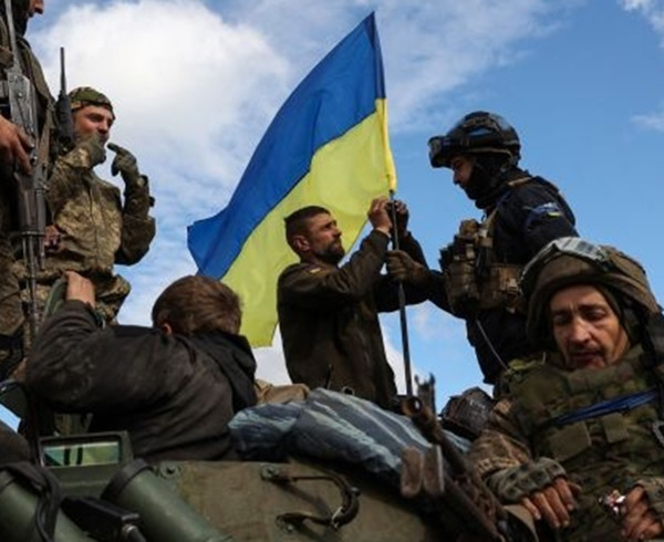 "Це про волю пересуватися горами й степами": голоси військових, ветеранів і медиків про Незалежність