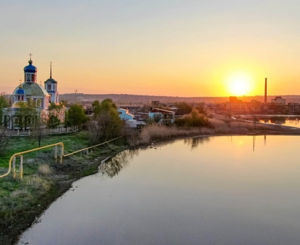 Рай на передовій. Як за 20 кілометрів від фронту солоне озеро дарує бійцям рідкісну мить відпочинку