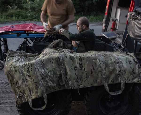 99 годин до лікаря. Як наземний дрон вивіз пораненого піхотинця з "нічийого поля" під Харковом