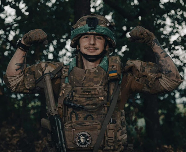 100 куль у бік ворога. Від простого юнака на Революції гідності - до заступника командира бригади