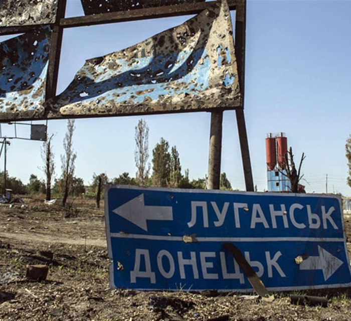 Россия рассматривает признание "ЛНР" и "ДНР". Лидеры боевиков сделали обращения к Путину под копирку