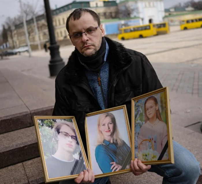 Моя родина загинула під мостом в Ірпені. Трагедія донетчанина Cергія Перебийноса на шпальтах NYTimes