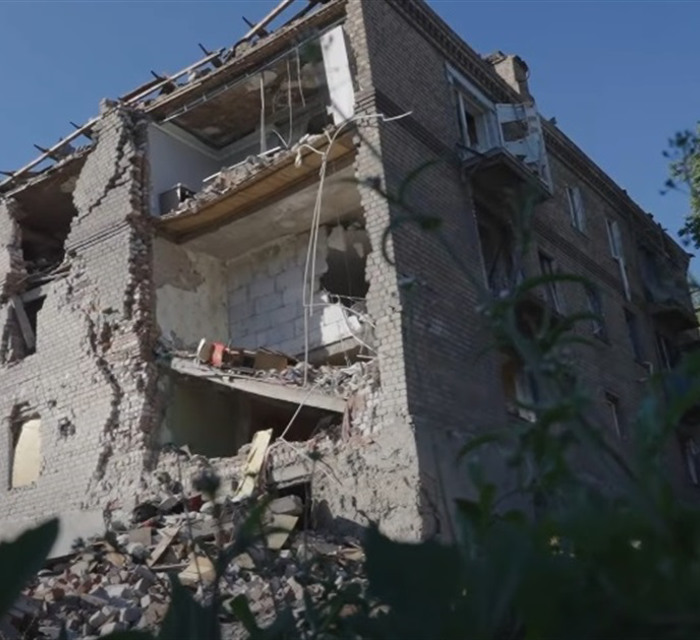 Люди намагаються зберегти нормальність у ненормальних умовах. Як живе прифронтова Костянтинівка