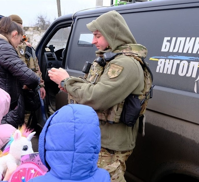 «Втретє рятуємося від війни». Із Сергіївки евакуювали сім'ю з двома дітьми