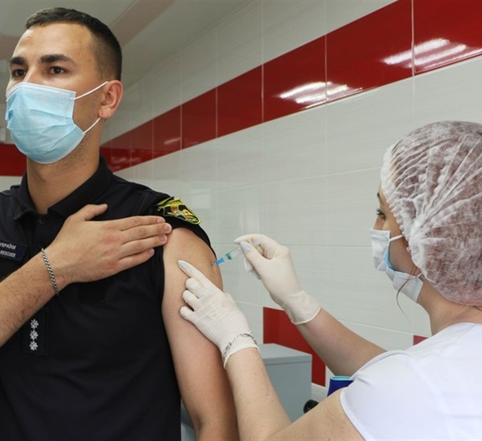 Всё, что нужно знать о бустерной дозе вакцины от COVID-19