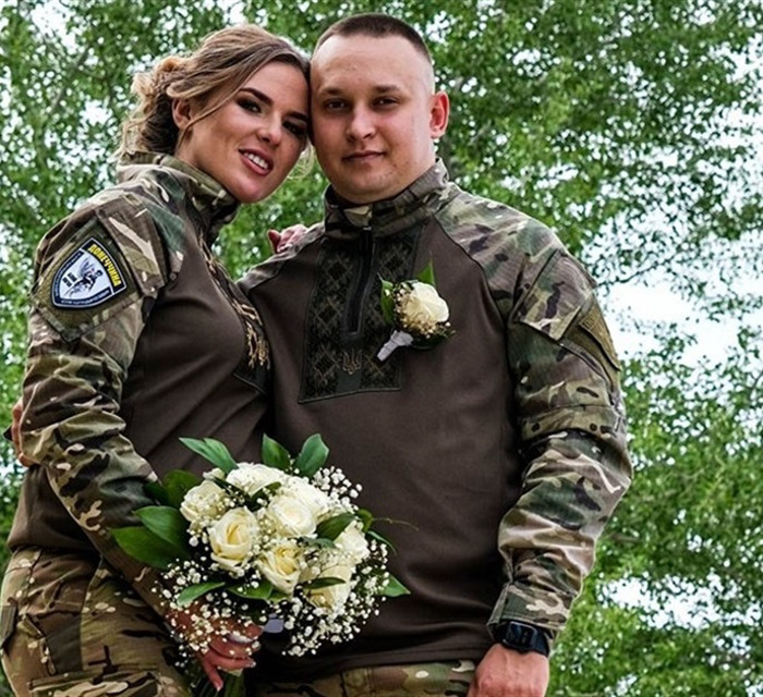 Побралися між поїздками у прифронт. “Білі янголи” Дмитро і Валерія Біленець рятують людей на сході