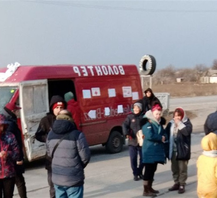Бизнесмен шесть раз вывозил людей из Мариуполя. И поехал снова, чтобы забрать людей с "Азовстали"