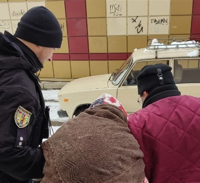 Максим Попов эвакуировал жителей Северодонецка на "Жигули". И вывез из города много животных