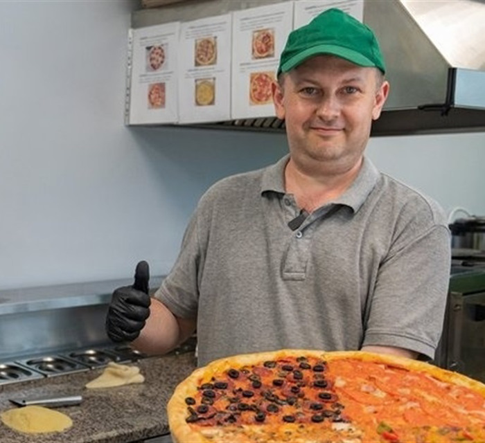 Європейська кухня з українським смаком. Як Віктор Місюль з Краматорська відкрив заклад вуличної їжі