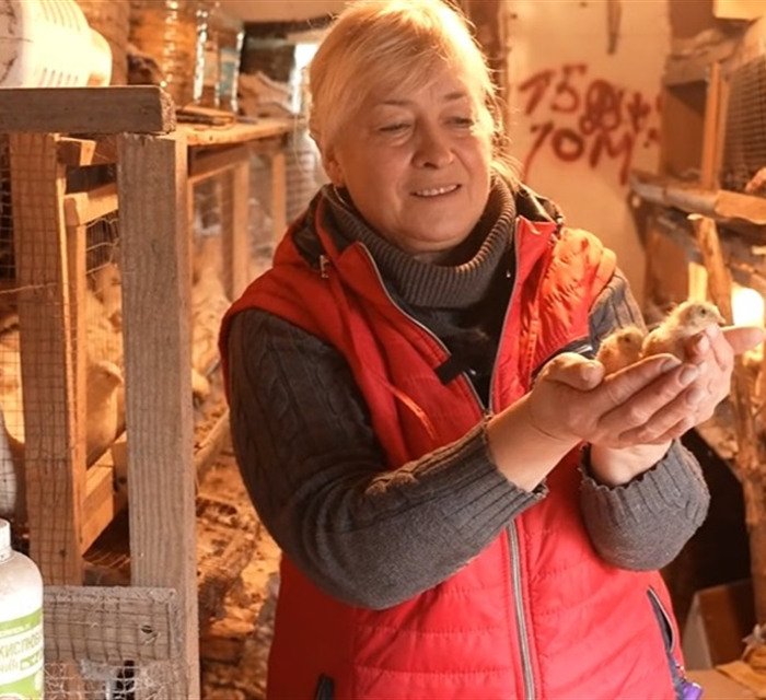 Наталія Ковальова з Біловодська відкрила мініптахоферму на Кіровоградщині. Вирощує курей і перепелів