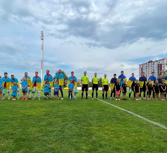 “Мрію не спинити!”: в Гостомелі пройшов футбольний матч та благодійний ярмарок для ВПО