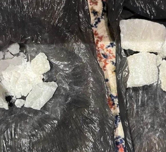 Закладки у взутті та мільйон на місяць. На Донеччині судитимуть п'ятьох наркоторговців