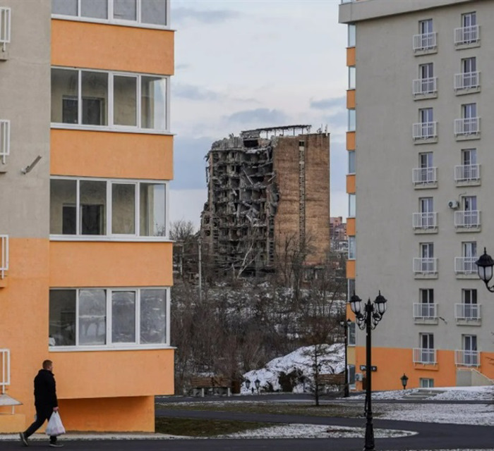 «Нас виживають і замінюють». Як Росія відбирає житло у маріупольців і кого може виселити