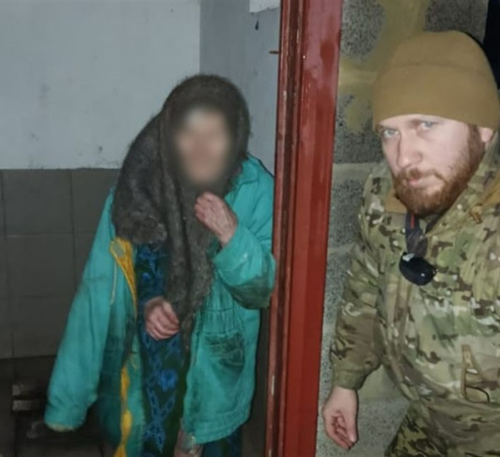 На Донеччині службовий пес за 7 хвилин знайшов 87-річну жінку. Вона добу пролежала на морозі