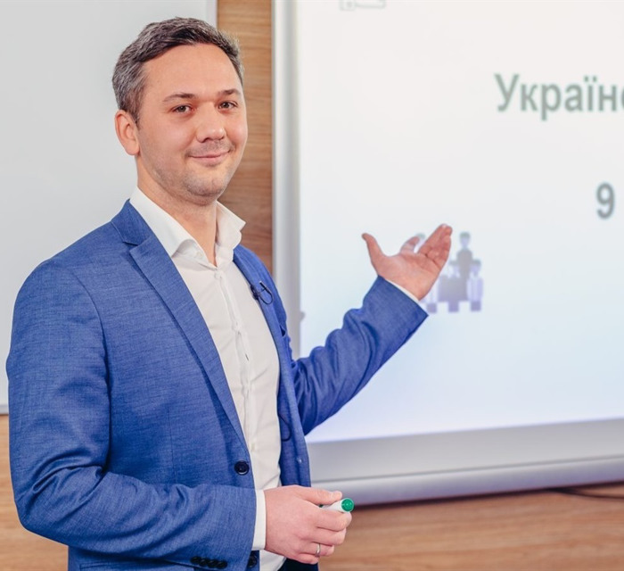 Физкультура со звездами и подготовка к тестам. Где школьнику на карантине подтянуть знания и форму