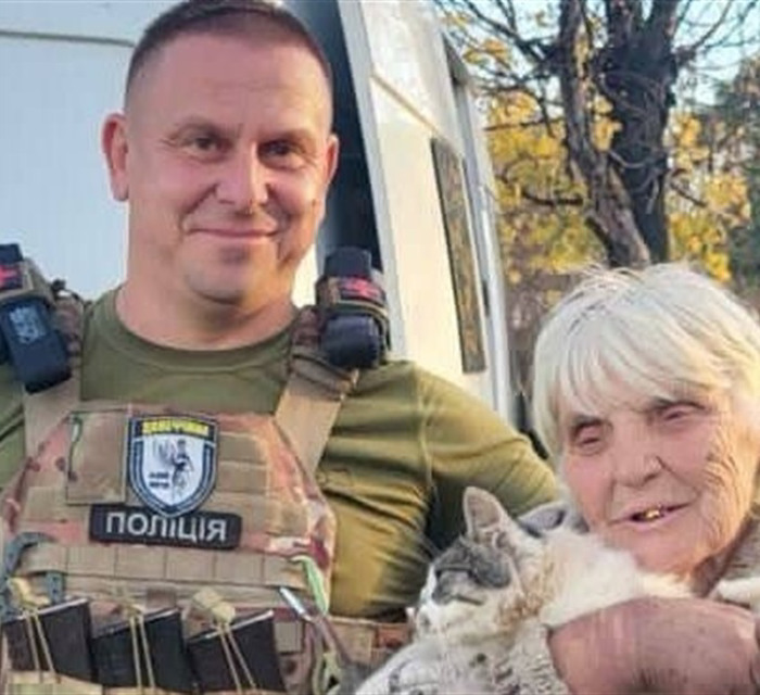 Вкладала в серця любов до України. З Авдіївки евакуювали вчительку Раїсу Костричко