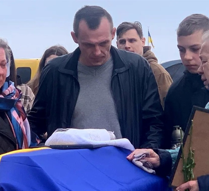У Бучі перепоховали захисника, який загинув у боях під Горлівкою. Де можна вшанувати військового