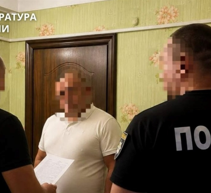 Ошукав дружину військовополоненого на понад 400 тисяч. Жителю Донеччини повідомили про підозру