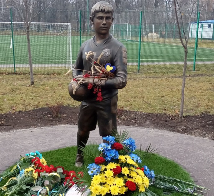 Степану Чубенко установили памятник в Краматорске. Вот мемориал герою, погибшему за Украину
