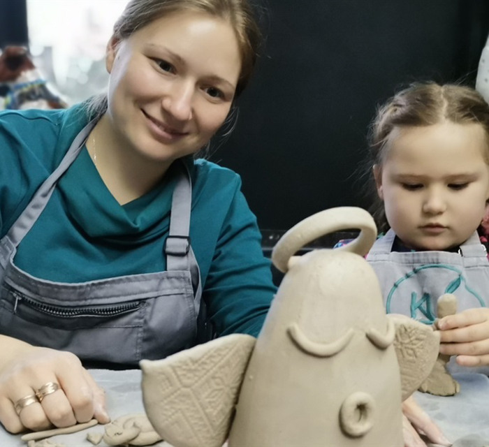 Цього янгола-охоронця Іринка ліпить для свого дядька. Захисник Маріуполя у полоні росії