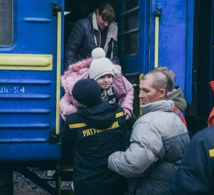 На вільній Донеччині залишається майже 200 тисяч людей. Тут більше немає безпечних місць