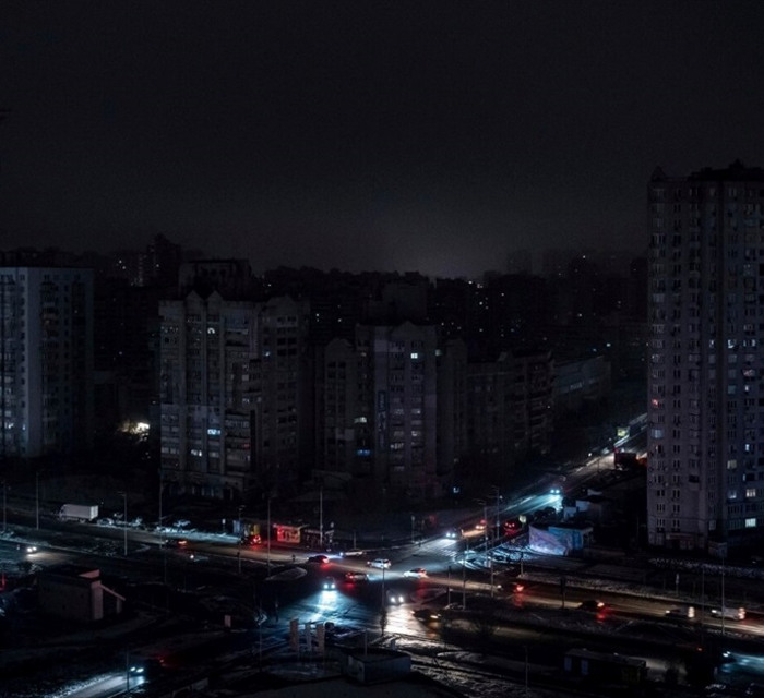 Що купити на випадок блекауту. 20+ речей для світла, тепла і зв'язку