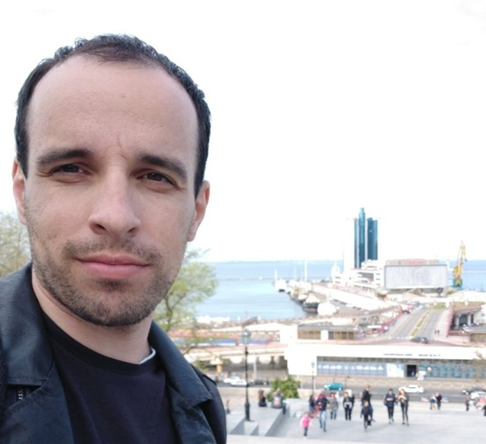Олег Михайличенко из Рубежного ведет YouTube-канал «Велолайф» и ездил в Луганск на велосипеде