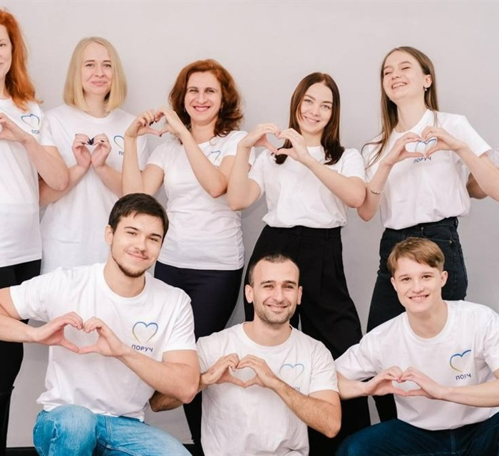 ПОРУЧ SPACE і гуманітарні місії на схід. Як працює волонтерська спілка, яку створили переселенці